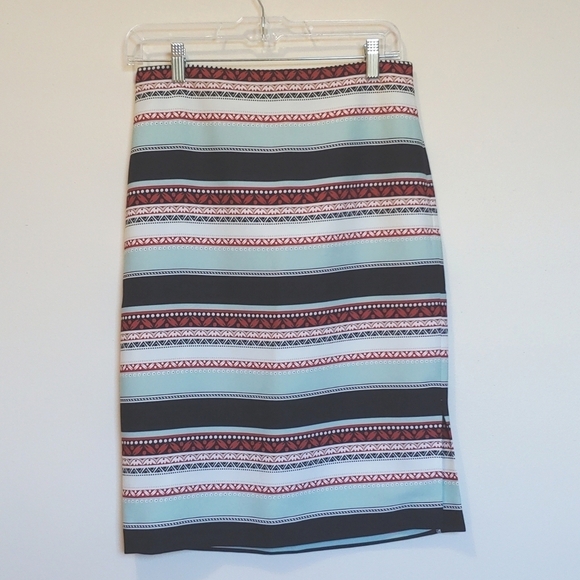 Ann Taylor Factory Dresses & Skirts - NWT Ann Taylor Size 2 Slim Skirt